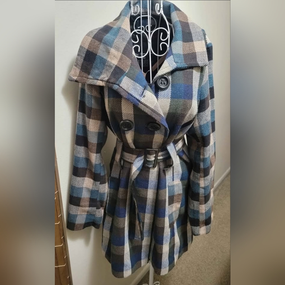 Womans Jacket - Picture 3 of 10